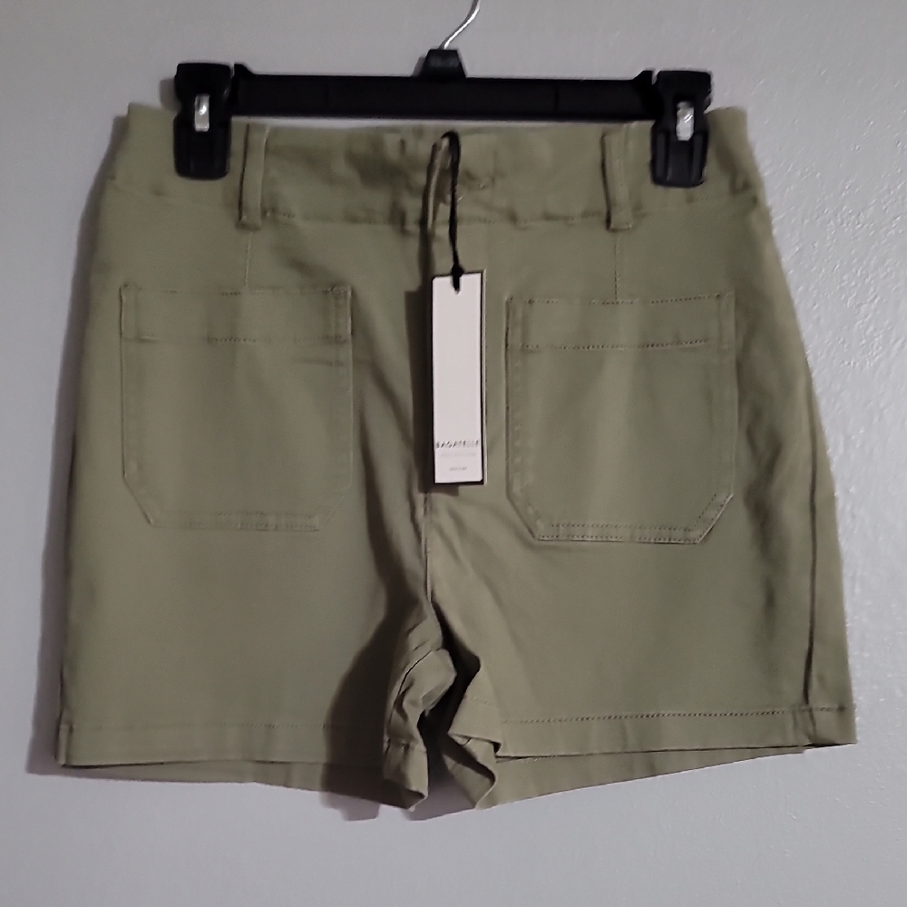 Bagatelle Woman's Shorts NWT size 4